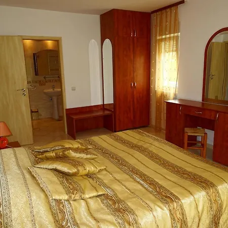 Club Onix 아파트호텔 넵툰