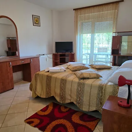 Ξενοδοχείο με διαμερίσματα Club Onix 4*